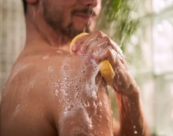 Giải Mã Giấc Mơ Thấy Đi Tắm: Ý Nghĩa Chi Tiết Theo Từng Tình Huống