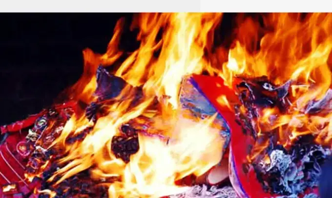 Mơ Thấy Giấy Tiền Vàng Mã: Giải Mã Ý Nghĩa Tâm Linh & Điềm Báo May Mắn