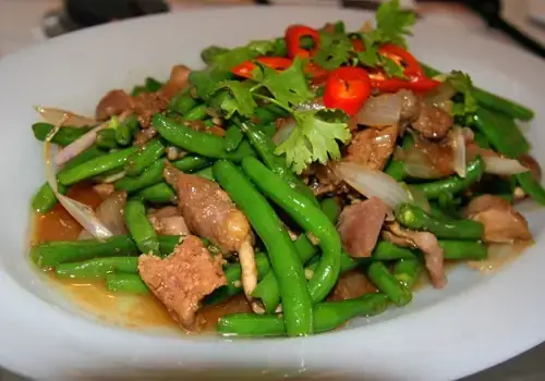 Mơ Thấy Hái Đậu Cô Ve: Ý Nghĩa Tích Cực, Con Số May Mắn Và Phân Tích Chi Tiết