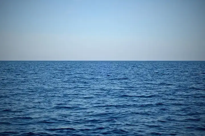 Giải Mã Giấc Mơ Thấy Hồ Nước Trong Nhà: Ý Nghĩa Tâm Lý Và Thông Điệp Sâu Sắc