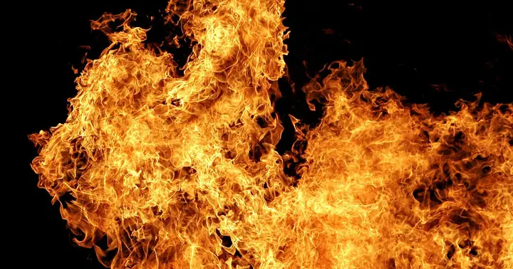 Mơ Thấy Lửa: Ý Nghĩa Điềm Báo Và Giải Mã Theo Văn Hóa Dân Gian