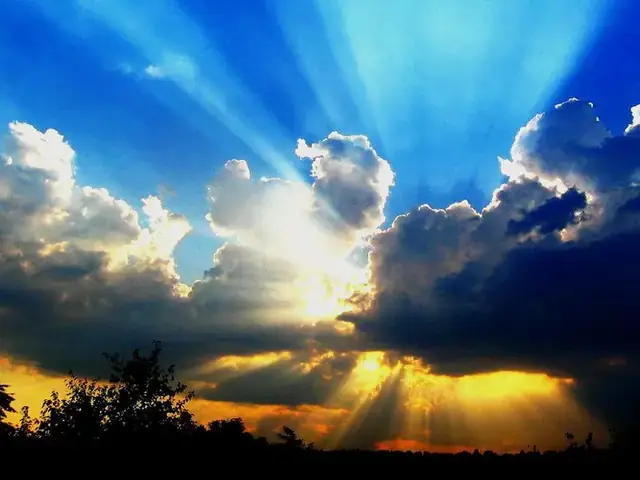 Mơ Thấy Mặt Trời Lặn: Ý Nghĩa Từ Tâm Lý Đến Triết Lý Sống