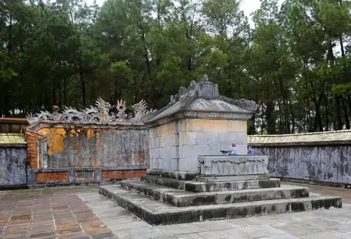 Mơ Thấy Miếu Nhỏ: Giải Mã Ý Nghĩa Tâm Linh Và Điềm Báo