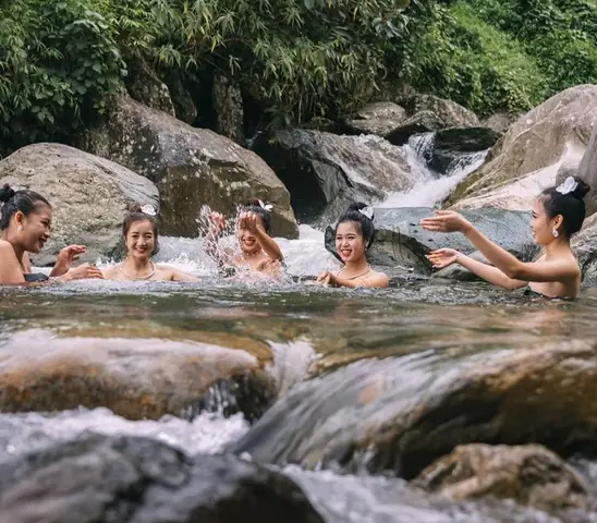 Giấc Mơ Thấy Đang Tắm: Phân Tích Ý Nghĩa Từ Phong Thủy Đến Tâm Lý