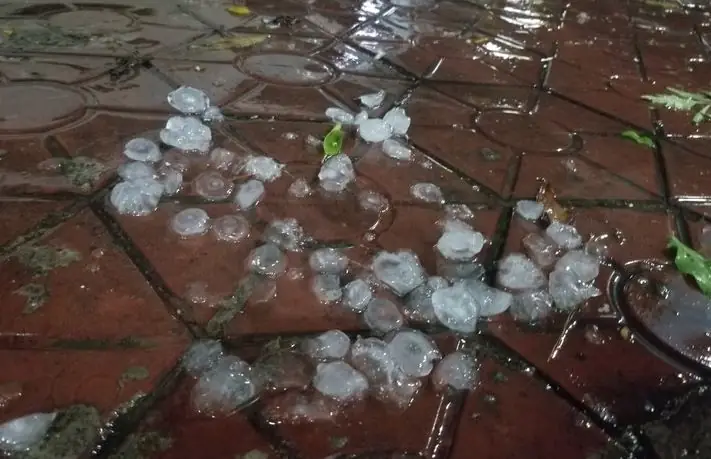 Mơ Thấy Mưa Đá: Giải Mã Ý Nghĩa Từ Góc Độ Khoa Học, Tâm Lý Và Văn Hóa