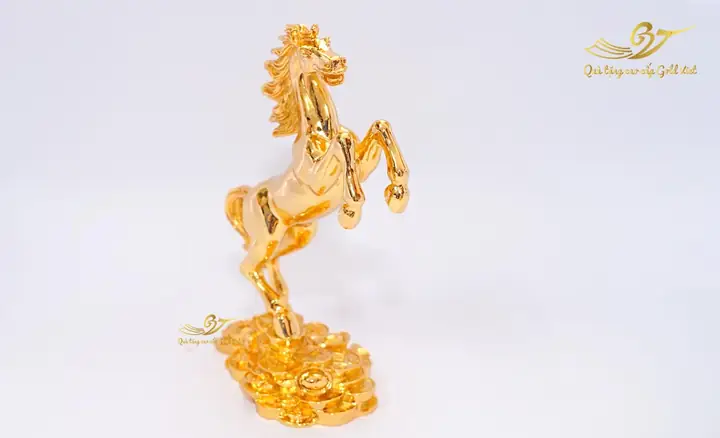 Giấc Mơ Ngựa Vàng: Ý Nghĩa Tâm Linh Và Báo Hiệu Tương Lai