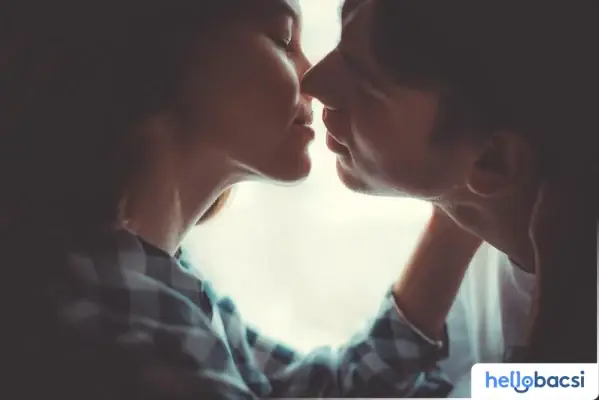 Mơ Thấy Người Quen Cũ: Giải Mã Từ Góc Độ Khoa Học Và Ứng Xử Thực Tế