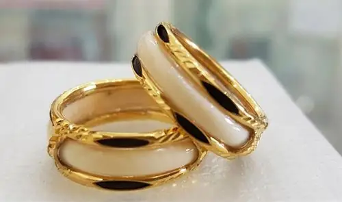 Mơ Thấy Nhẫn Cưới: Giải Mã Ý Nghĩa Từ Tâm Lý Đến Thực Tiễn