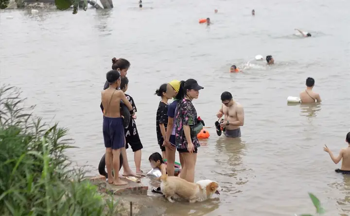 Mơ Thấy Tắm Sông: Ý Nghĩa Bí Ẩn Và Bảng Con Số May Mắn