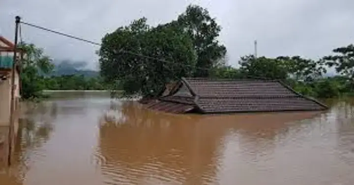 Mơ Thấy Thiên Tai Lũ Lụt: Giải Mã Ý Nghĩa Tâm Lý Và Điềm Báo