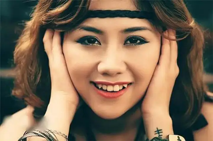 Nằm Mơ Cười Thành Tiếng: Giải Mã Ý Nghĩa Từ Khoa Học Đến Dân Gian