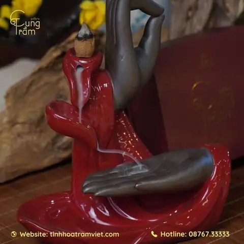 Nằm Mơ Thấy Cá Trắng Là Điềm Gì? Giải Mã Toàn Diện Từ Góc Độ Khoa Học, Văn Hóa Đến Tâm Lý