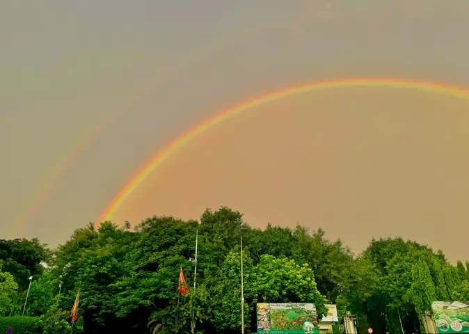 Nằm Mơ Thấy Cầu Vồng Đôi: Ý Nghĩa Tích Cực Và Lời Khuyên Thực Tế