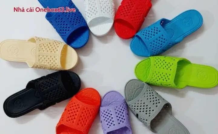 Nằm Mơ Thấy Đôi Dép: Ý Nghĩa Và Phân Tích Từ Văn Hóa Đến Tâm Lý