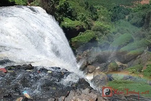 Giấc Mơ Thấy Hố Sâu Là Gì? Giải Mã Ý Nghĩa Và Thông Điệp Từ Tiềm Thức