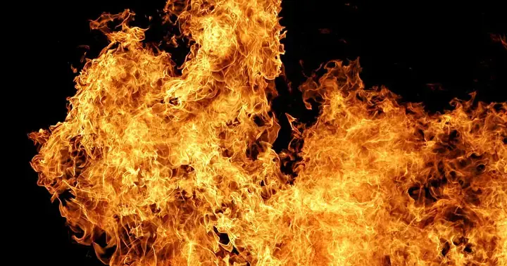 Giấc Mơ Thấy Lửa Trên Trời: Ý Nghĩa Từ Tâm Lý Đến Văn Hóa