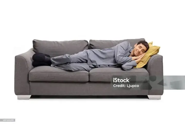 Giấc Mơ Mặc Đồ Đẹp: Giải Mã Ý Nghĩa Tâm Lý Và Thông Điệp Tiềm Thức