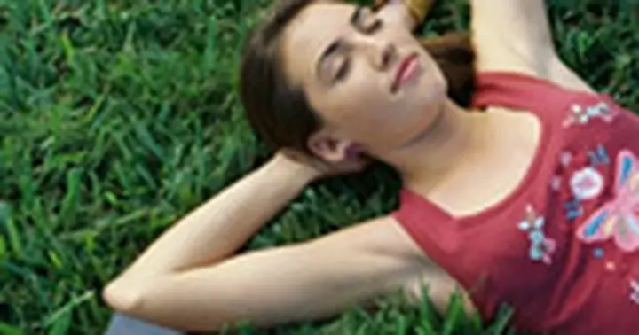 Ngủ Mơ Ban Ngày Có Tốt Không? Tổng Hợp Bằng Chứng Khoa Học Và Ứng Dụng Thực Tế