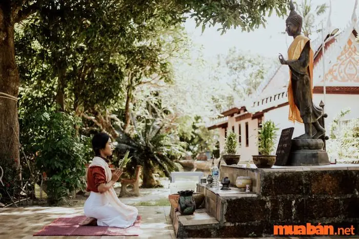 Ý Nghĩa Giấc Mơ Thấy Phật: Từ Biểu Tượng Thiêng Liêng Đến Lời Nhắn Nhủ Từ Tâm Trí